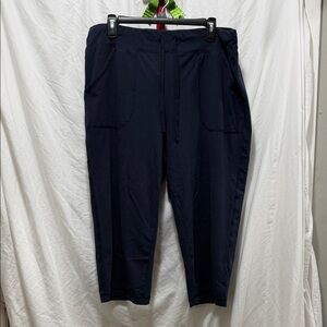 Athletic Works Women's Navy Capris